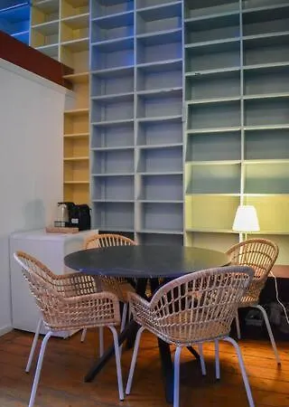 Homestay Private 4p Top Floor - *
