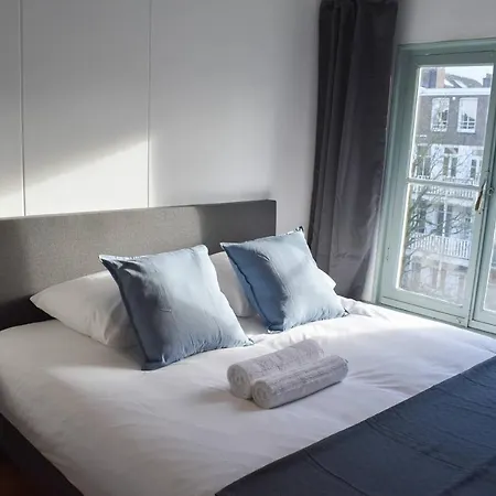 Rum i privatbostad Private 4p Top Floor - *